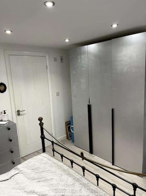 The Cabin, Arkley, Barnet 아파트 외부 사진