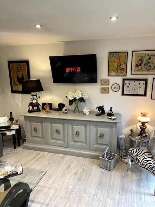 The Cabin, Arkley, Barnet 아파트 외부 사진