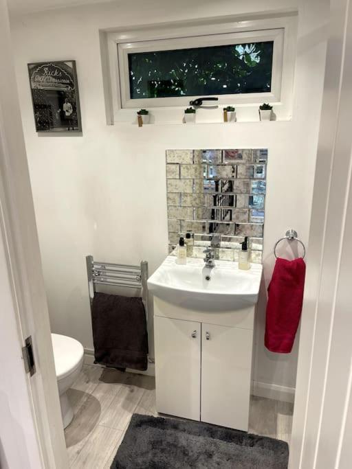 The Cabin, Arkley, Barnet 아파트 외부 사진